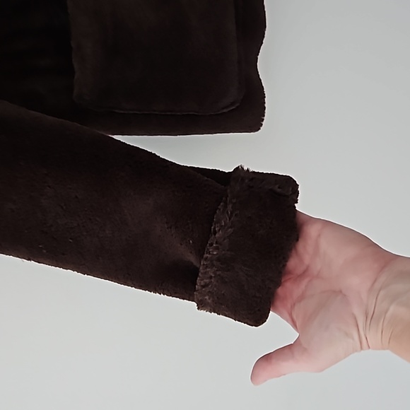 Chocolate brown faux fur‎ reversible coat - Picture 7 of 12
